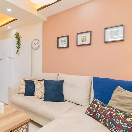 Modern Well Appointed Flat In Muratpasa *